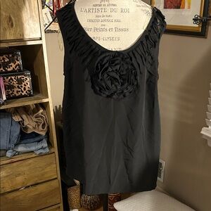 Avenue Elegant Black Sleeveless Rose Top - 14/16